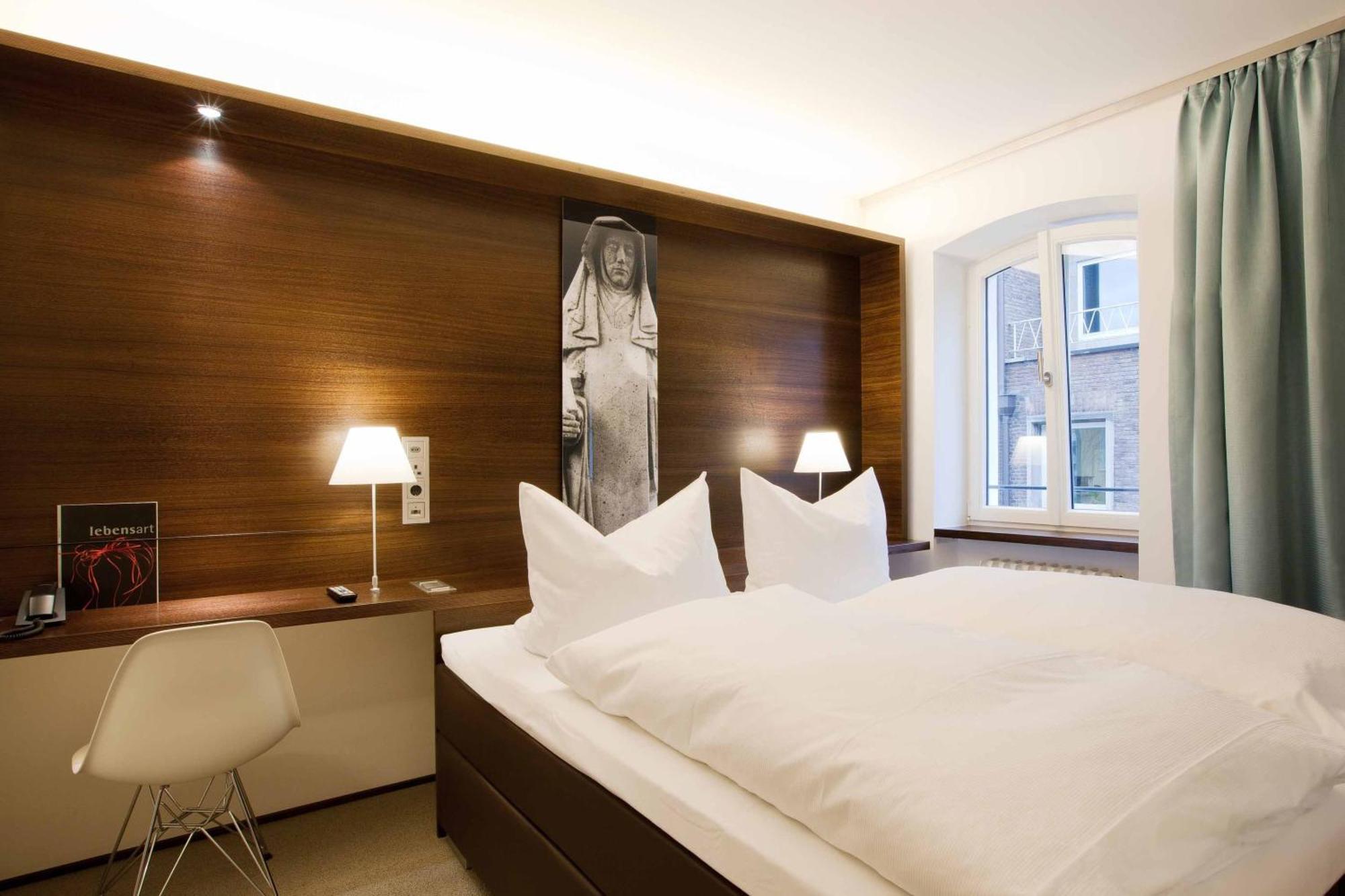 Hotel Stern Am Rathaus Kolonia Zewnętrze zdjęcie