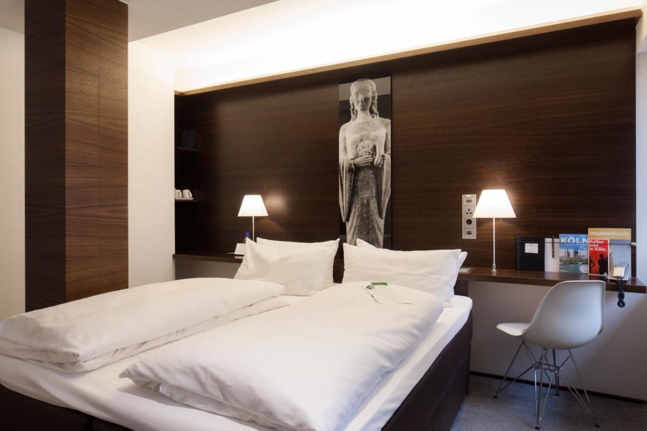 Hotel Stern Am Rathaus Kolonia Zewnętrze zdjęcie